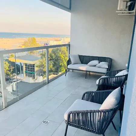 Vibe By The Sea *
