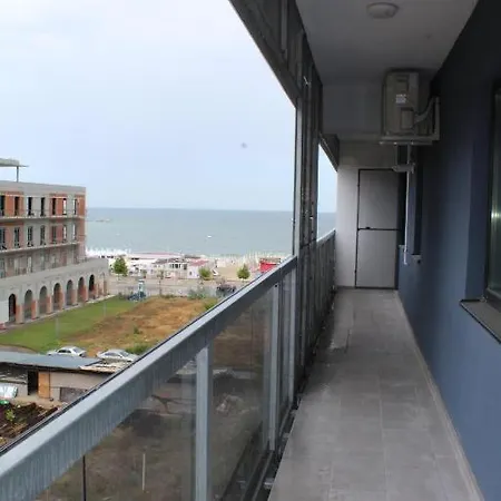 Apartment Vibe By The Sea *