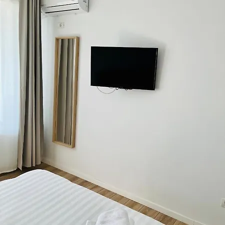 Vibe By The Sea Apartment