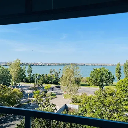 Vibe By The Sea Mamaia