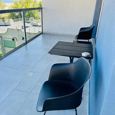 Apartment Vibe By The Sea *