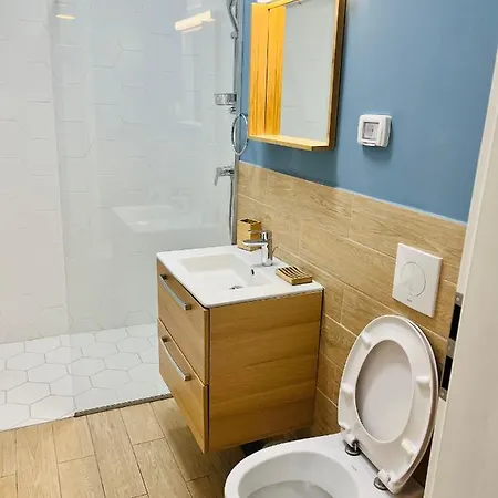 Vibe By The Sea Apartment *